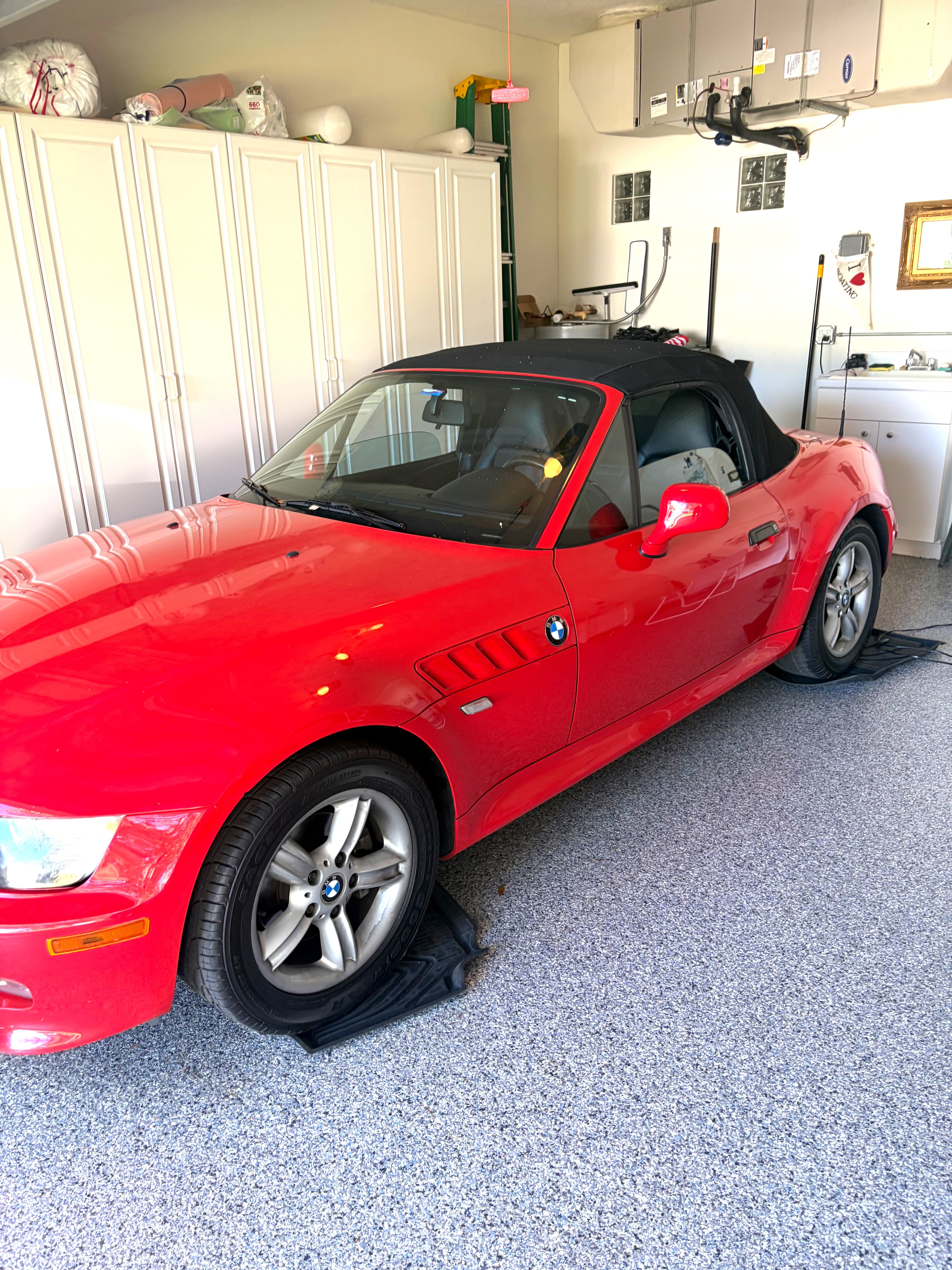Used 2001 BMW Z3 2.5i RWD image 2