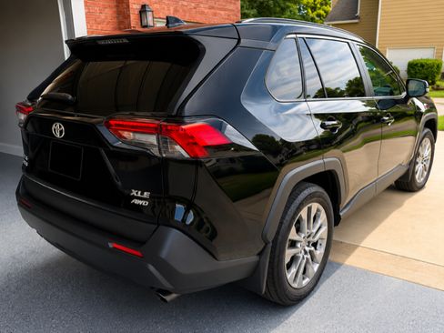 Used 2025 Toyota RAV4 XLE Premium w/ Weather Package AWD/4WD image 8