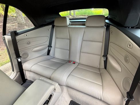 Used 2011 BMW 135i Convertible RWD image 29