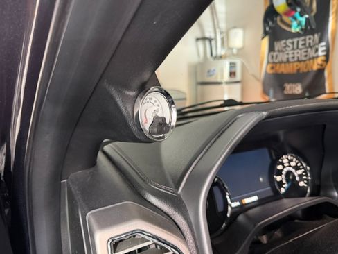 Used 2016 Ford F150 Platinum w/ Equipment Group 701A Luxury AWD/4WD image 18