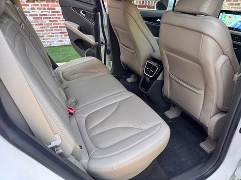 Used 2021 Lincoln Nautilus Reserve FWD image 11