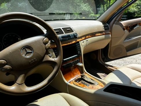 Used 2007 Mercedes-Benz E 350 4MATIC Wagon image 17