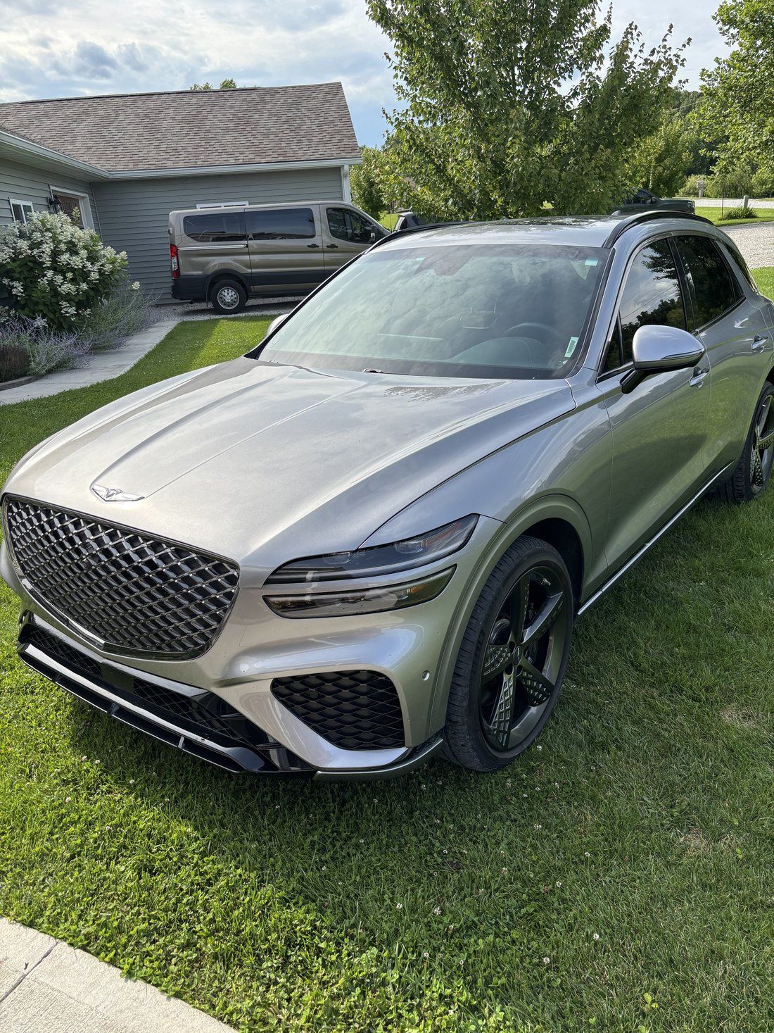Used 2023 Genesis GV70 2.5T w/ Sport Prestige Package AWD/4WD image 1