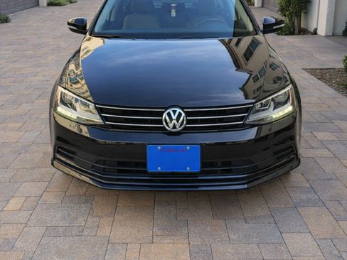 Used 2017 Volkswagen Jetta SE image 8