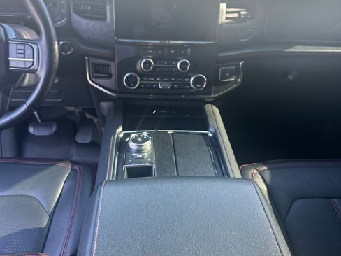 Used 2022 Ford Expedition Limited RWD image 11