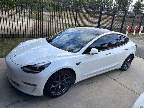 Used 2021 Tesla Model 3 Standard Range Plus RWD image 1