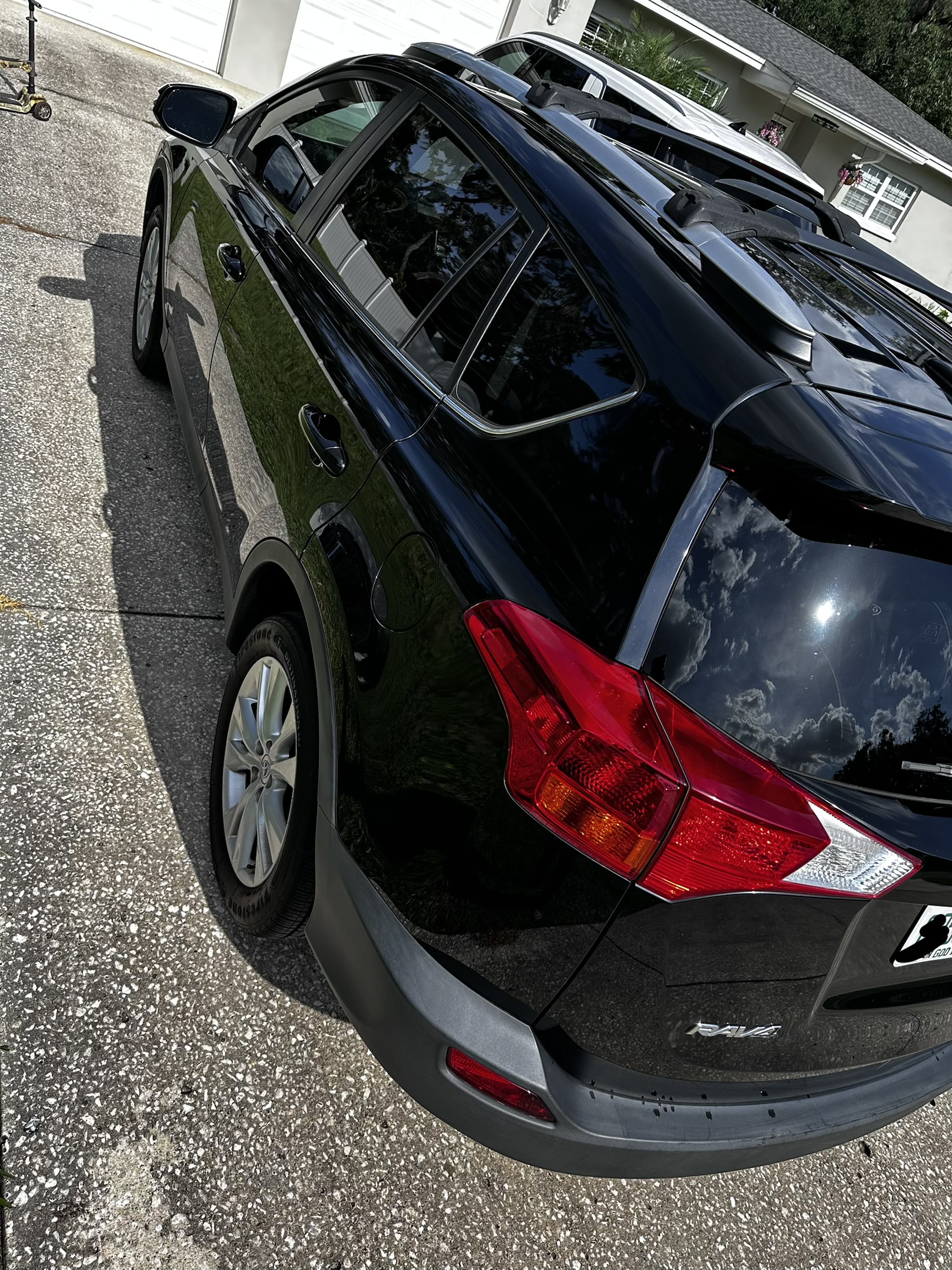 Used 2015 Toyota RAV4 Limited w/ Technology Package FWD image 10