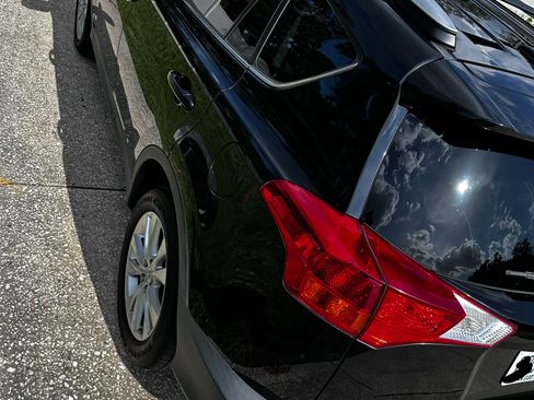 Used 2015 Toyota RAV4 Limited w/ Technology Package FWD image 10