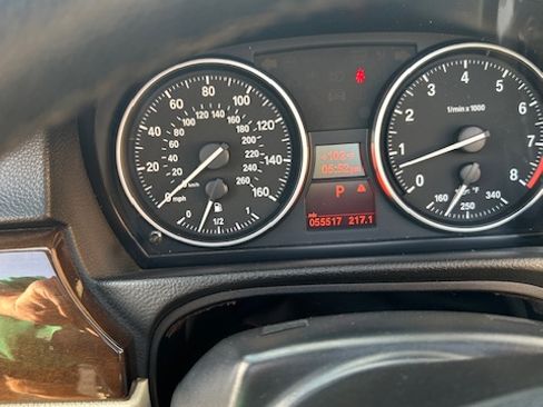 Used 2010 BMW 328i Convertible RWD image 16
