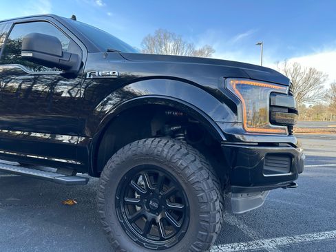 Used 2018 Ford F150 XLT w/ Equipment Group 302A Luxury image 4