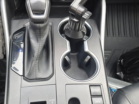 Used 2023 Toyota Highlander LE image 14