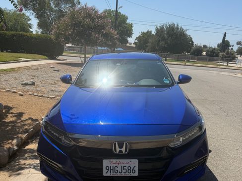 Used 2019 Honda Accord Sport image 2