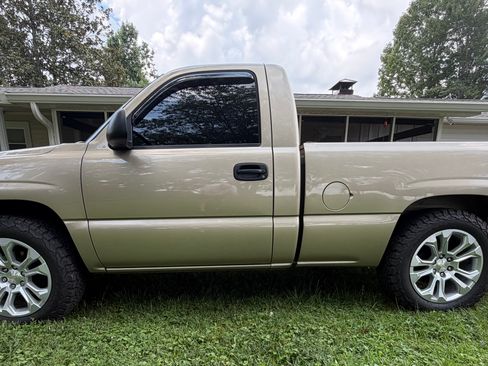 Used 2007 GMC Sierra 1500 W/T RWD image 2