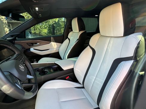 Used 2024 Acura ZDX A-Spec image 9