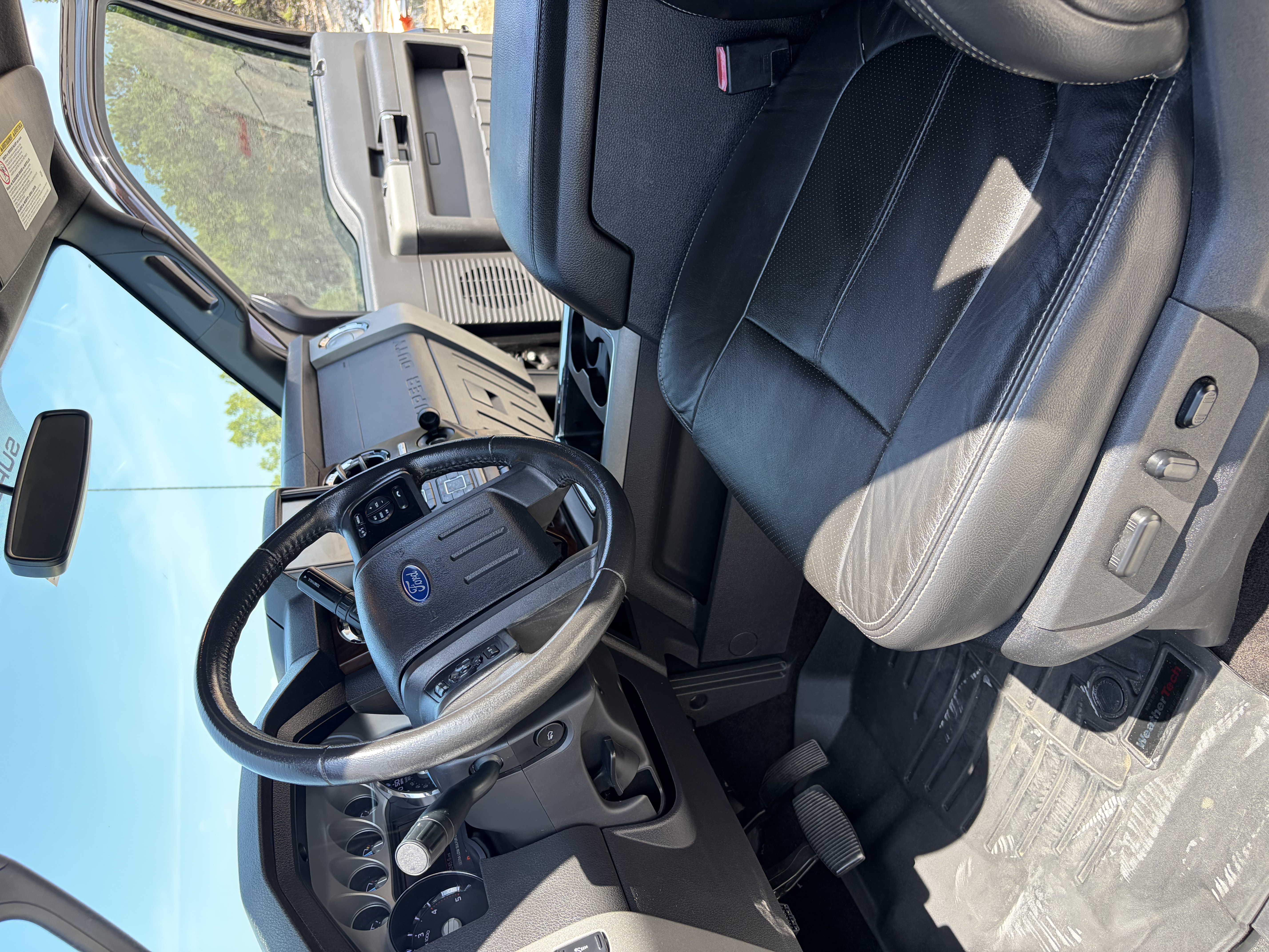 Used 2013 Ford F250 Lariat w/ Lariat Interior Pkg AWD/4WD image 17