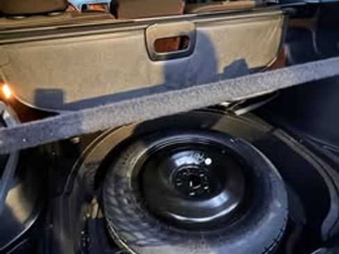 Used 2017 Jeep Cherokee Sport image 9