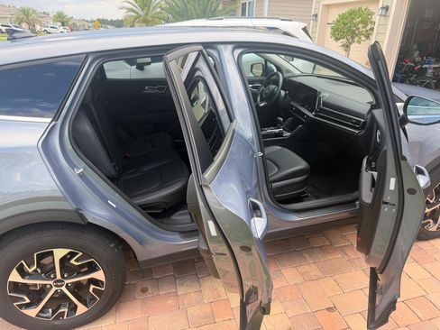 Used 2023 Kia Sportage EX FWD image 8