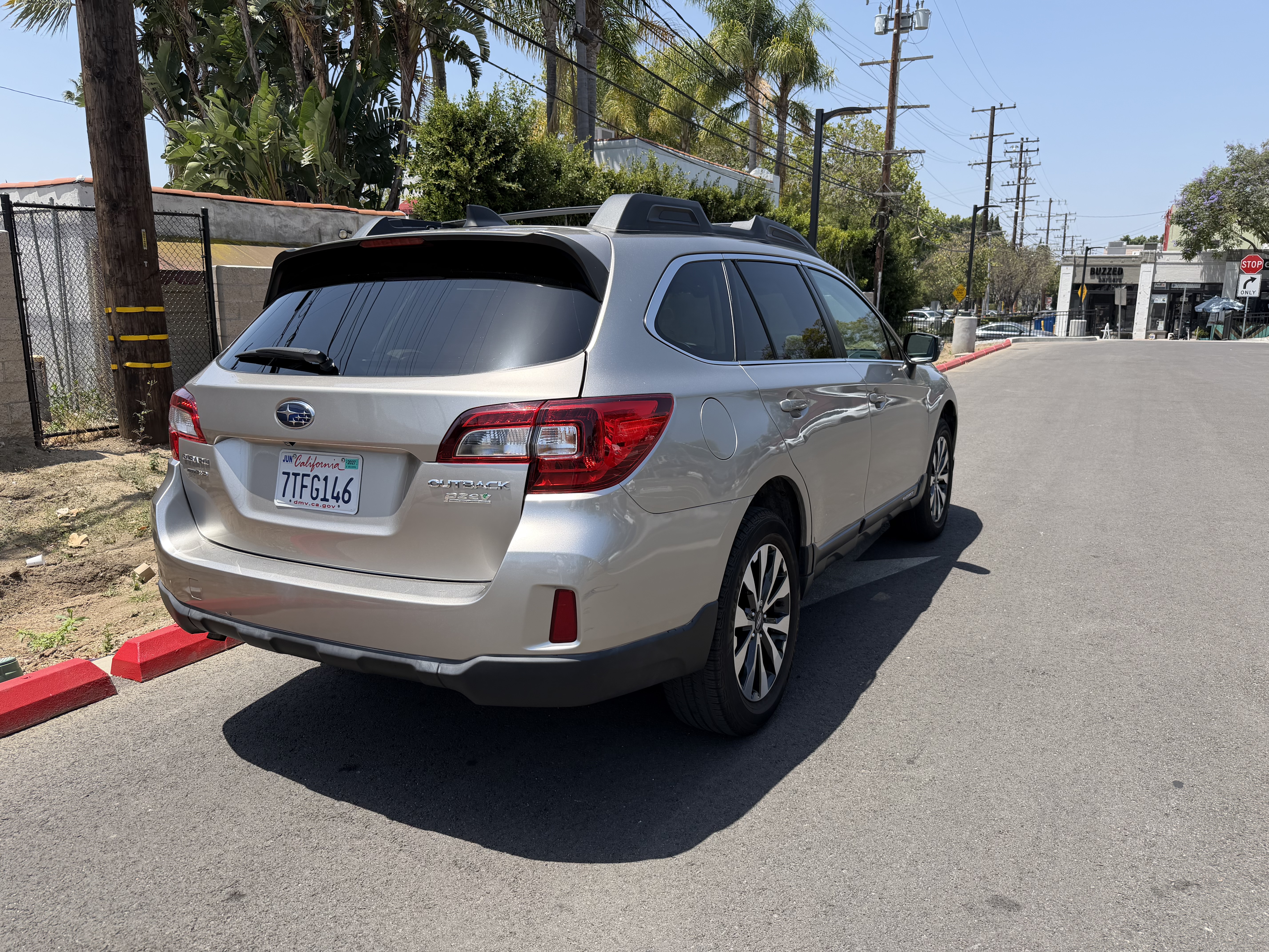 Used 2016 Subaru Outback 2.5i Limited AWD/4WD image 8