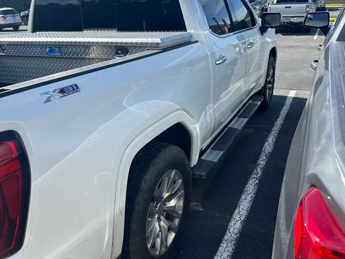 Used 2020 GMC Sierra 1500 SLT w/ SLT Premium Plus Package AWD/4WD image 6