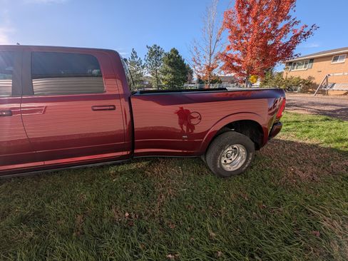 Used 2019 RAM 3500 Laramie image 10