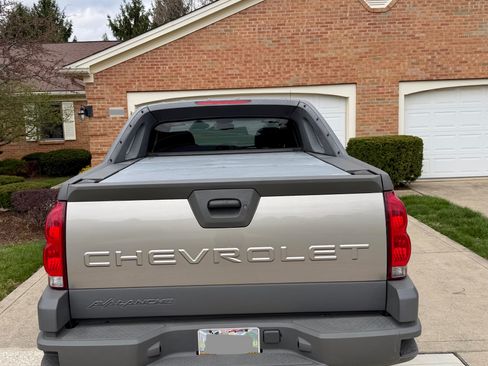 Used 2002 Chevrolet Avalanche 4x4 w/ Off-Road Suspension Pkg image 5