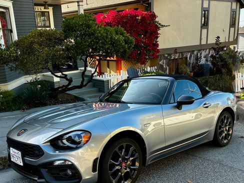 Used 2017 FIAT 124 Spider Abarth RWD image 1