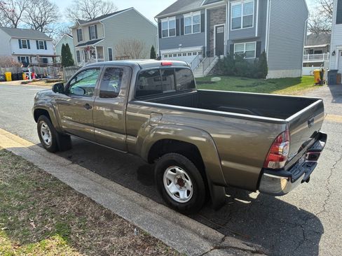 Used 2015 Toyota Tacoma 4x4 Access Cab V6 w/ SR5 Package image 4