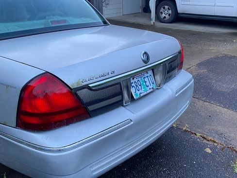 Used 2006 Mercury Grand Marquis GS RWD image 2