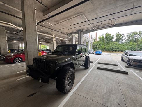 Used 2022 Jeep Wrangler Unlimited Sport AWD/4WD image 5