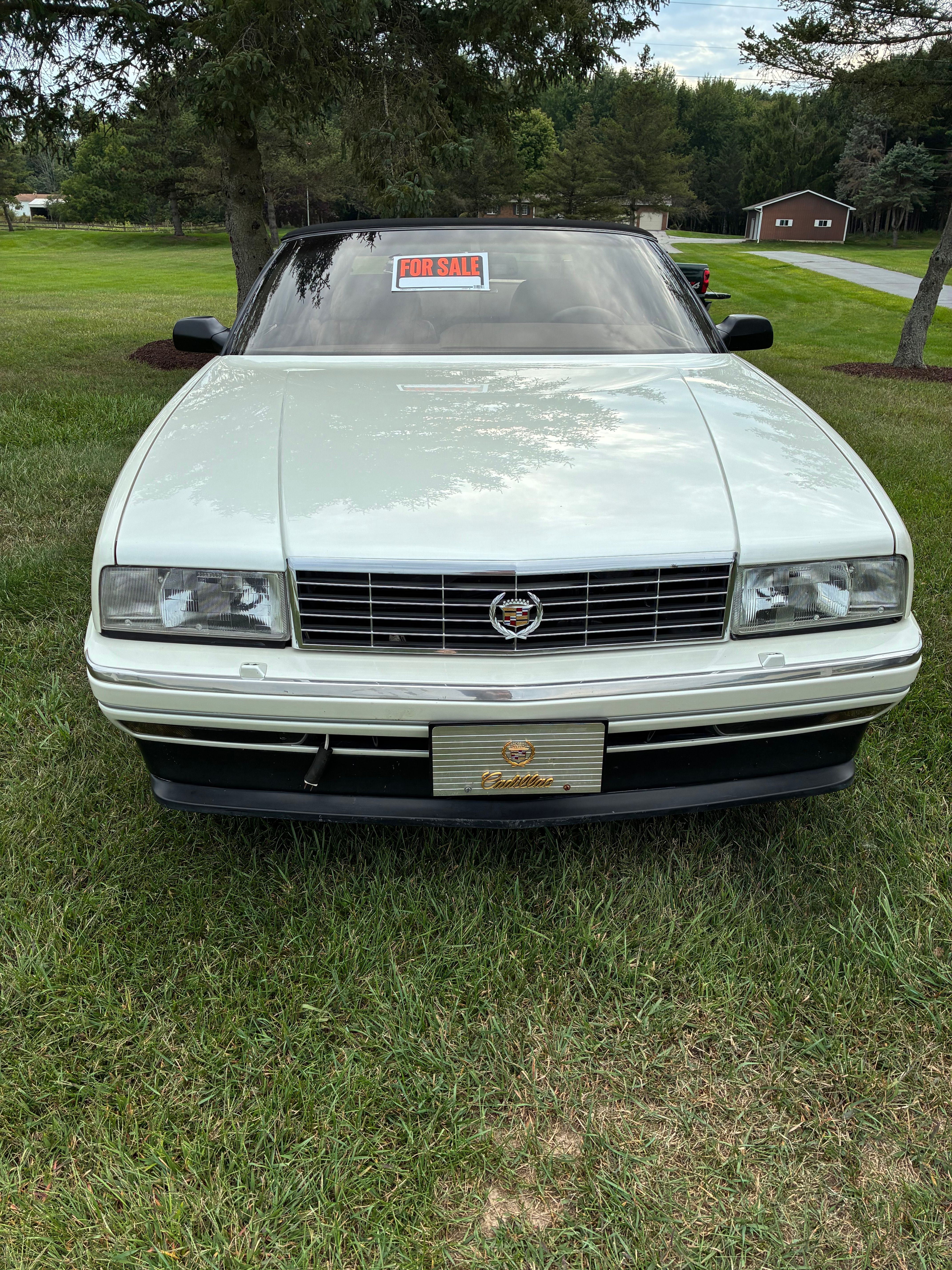 Used 1993 Cadillac Allante FWD image 1