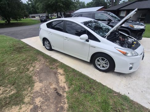 Used 2011 Toyota Prius Four FWD image 4