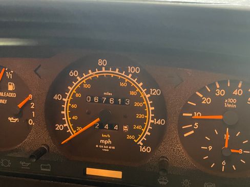 Used 1994 Mercedes-Benz E 320 Convertible image 29