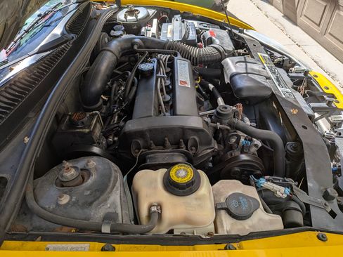 Used 2001 Saturn S-Series SC2 image 26