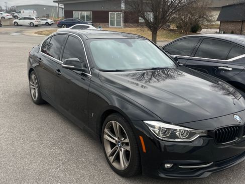 Used 2018 BMW 330e image 1