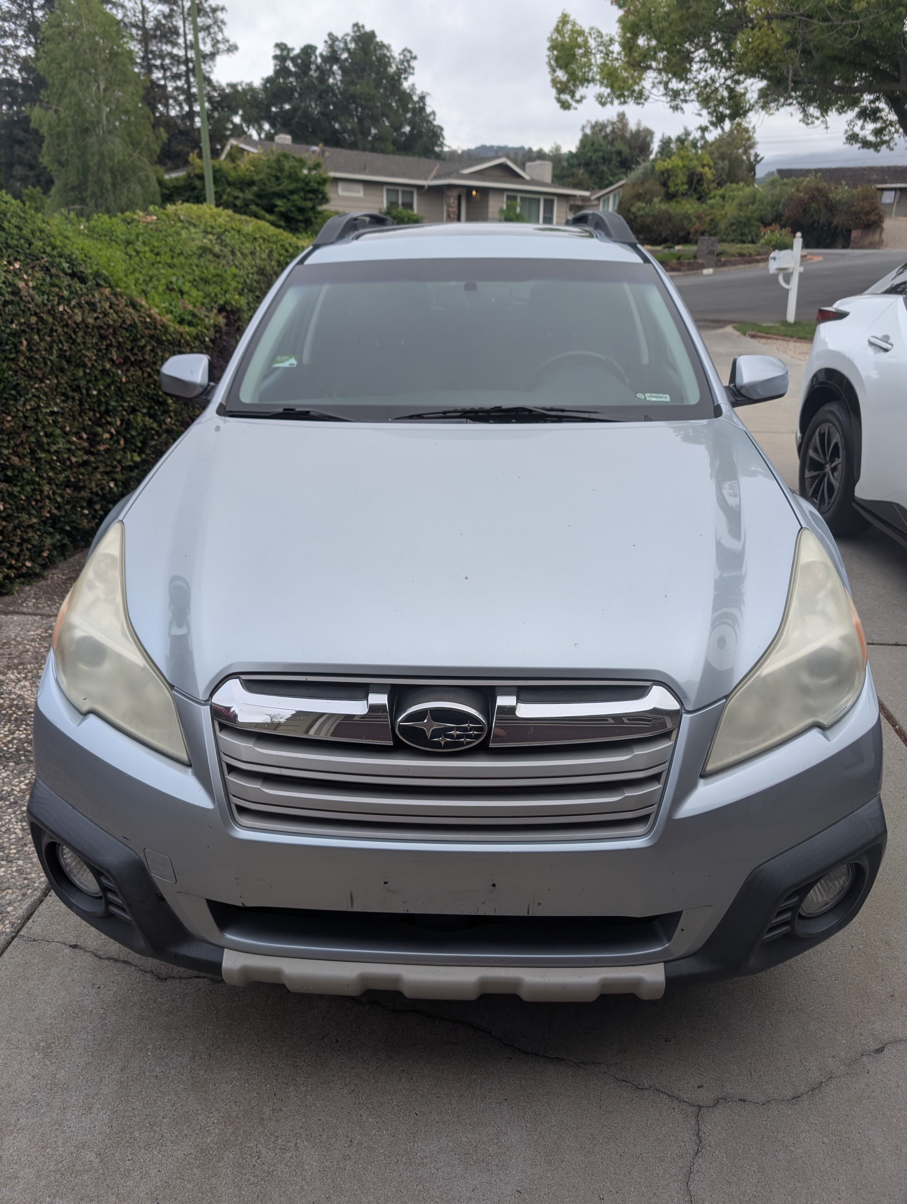 Used 2014 Subaru Outback 2.5i Limited w/ Moonroof Package AWD/4WD image 2