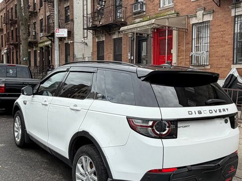 Used 2016 Land Rover Discovery Sport HSE image 5