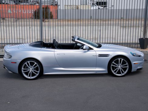 Used 2011 Aston Martin DBS Volante RWD image 12