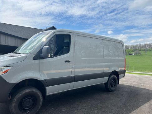 Used 2024 Mercedes-Benz Sprinter 2500 image 2