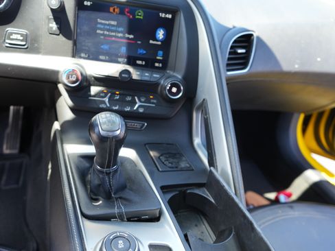 Used 2015 Chevrolet Corvette Stingray Coupe RWD image 5