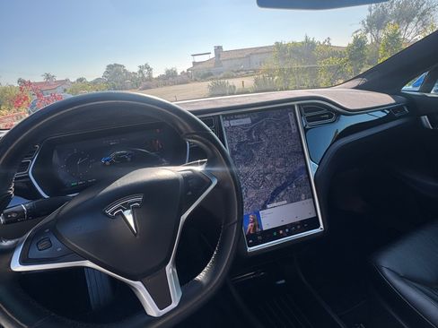 Used 2016 Tesla Model S 90D image 5