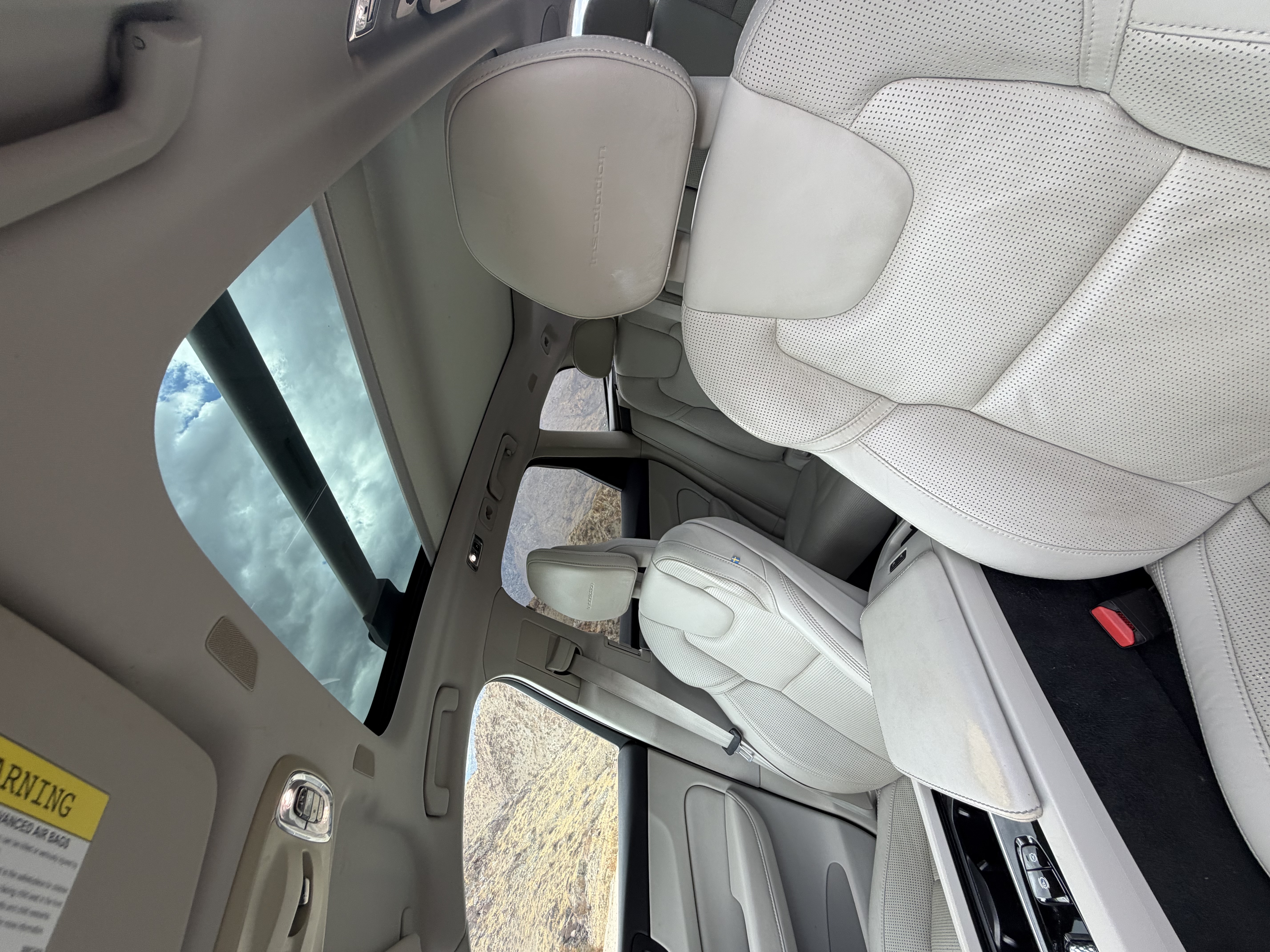 Used 2018 Volvo XC60 T8 Inscription w/ Luxury Seat Package AWD/4WD image 16