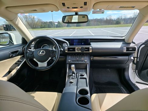 Used 2016 Lexus IS 300 AWD w/ Premium Package image 10