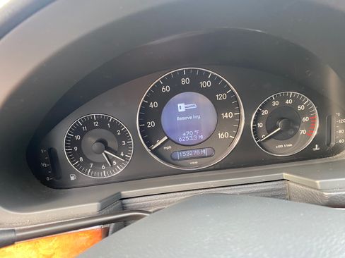 Used 2005 Mercedes-Benz E 500 Sedan image 17