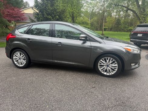 Used 2018 Ford Focus Titanium FWD image 1