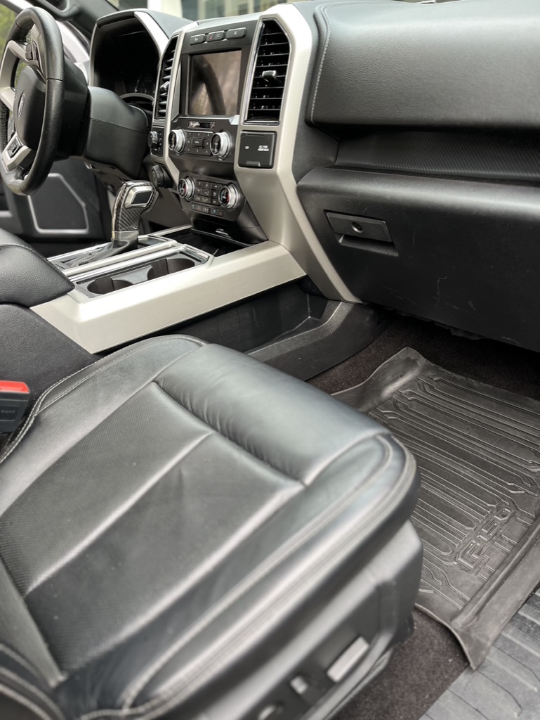 Used 2019 Ford F150 Lariat w/ Equipment Group 502A Luxury AWD/4WD image 19