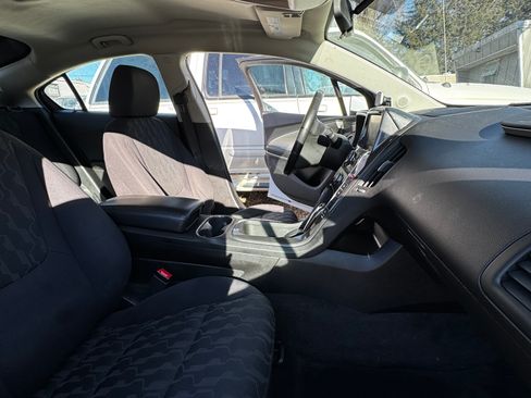 Used 2015 Chevrolet Volt image 12