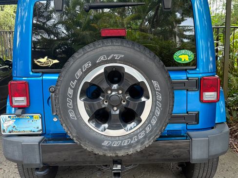Used 2014 Jeep Wrangler Unlimited Sahara AWD/4WD image 12