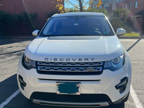 Used 2019 Land Rover Discovery Sport HSE image 1