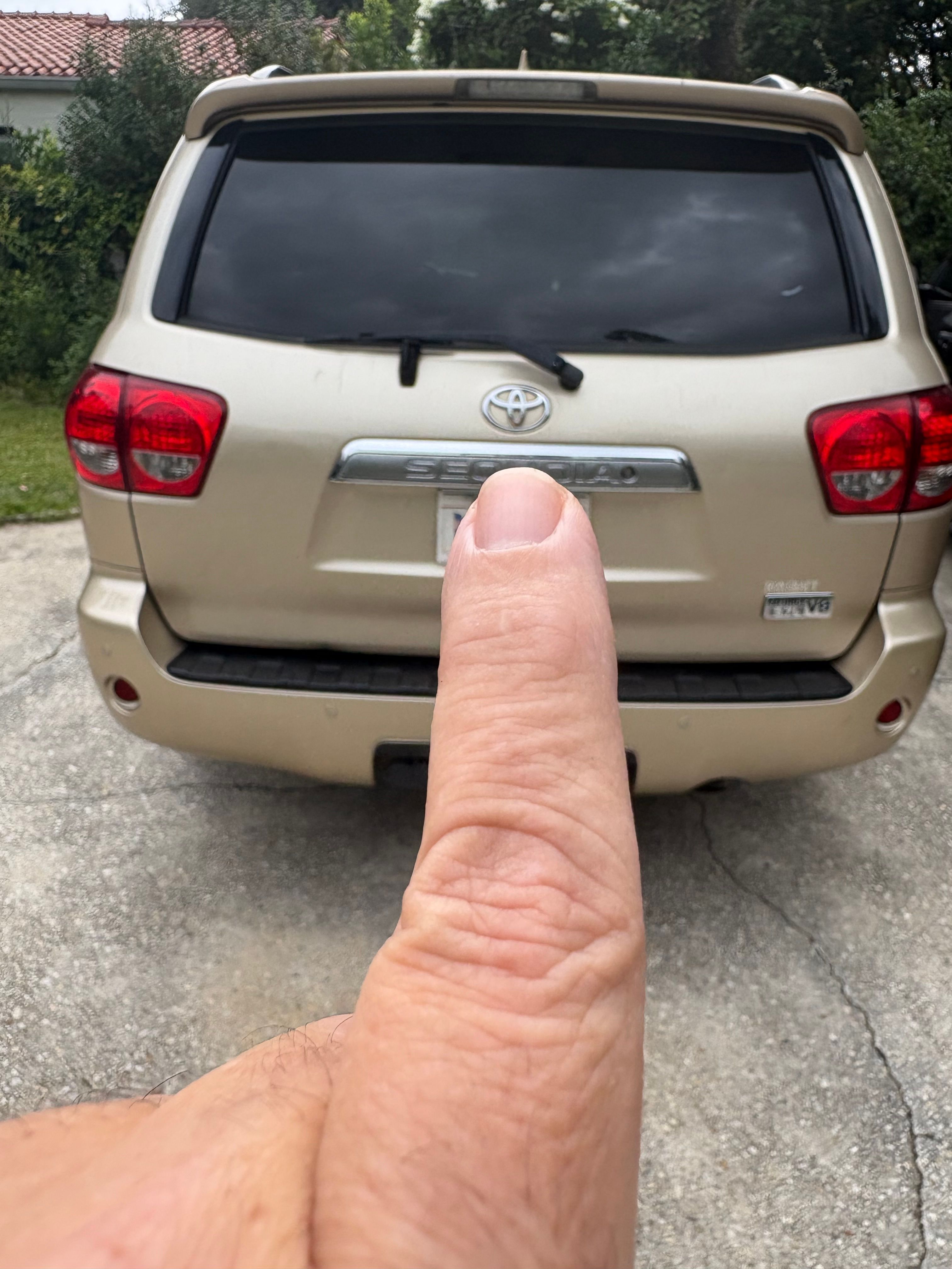 Used 2017 Toyota Sequoia Limited w/ Safety & Convenience Package RWD image 9