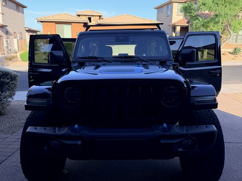 Used 2022 Jeep Wrangler Unlimited Rubicon 4xe w/ Steel Bumper Group AWD/4WD image 15